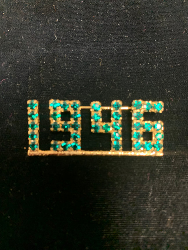 1946 Crystal Pin (Emerald)